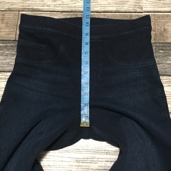Spanx Pull On Jeans Women’s XS Dark Wash Blue Denim (Inseam 27) - Picture 3 of 9